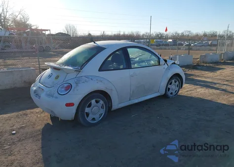 2001 Volkswagen New Beetle Gls z USA, uszkodzony, nr VIN 3VWCB21C01M435057